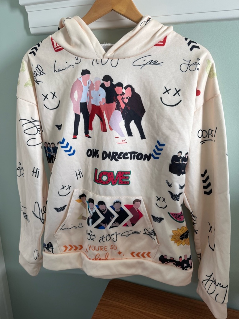 1D One Direction Cream Graphic Pullover Graphic Hoodie with Multicolor fun print